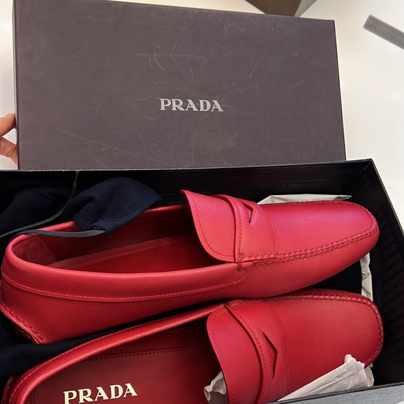 Literally worn one time… MENS PRADA SAFFIANO RED LEATHER SHOES! SIZE 12 - Picture 4 of 16